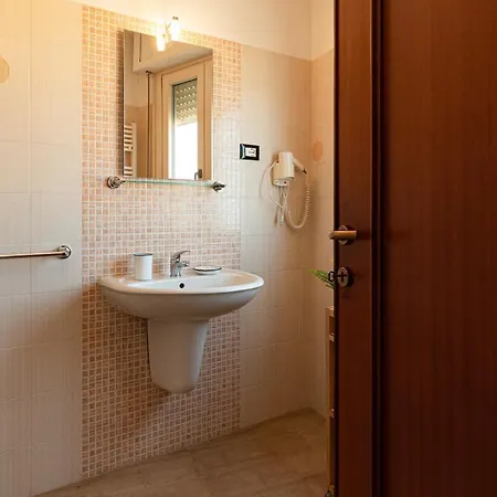 Dell'adriatica Bed and Breakfast 4*